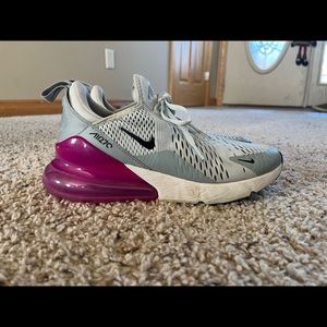 Woman’s Nike AirMax 270 EUC